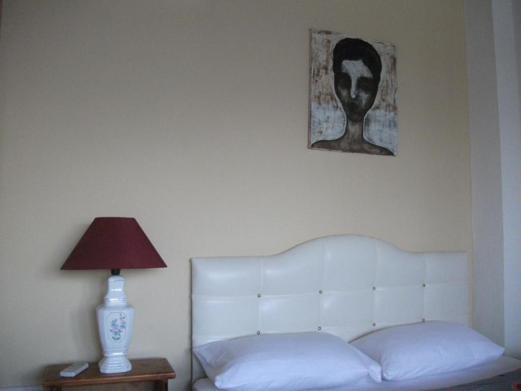 Number One Apart Hotel Karaburun  Habitación foto