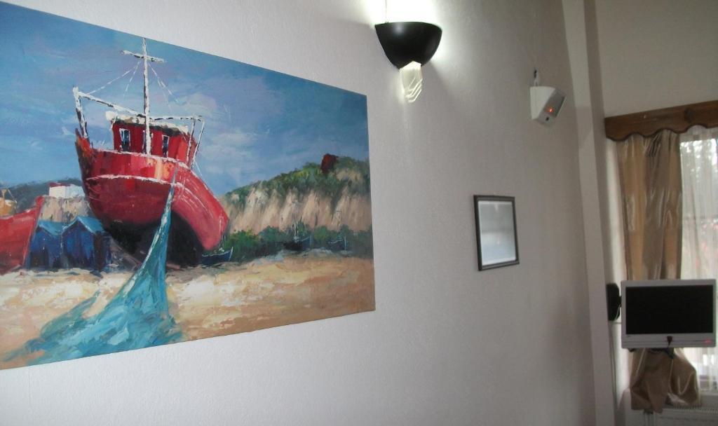 Number One Apart Hotel Karaburun  Habitación foto